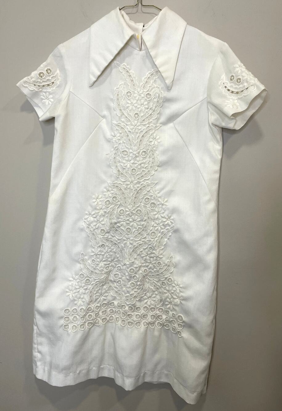 Vintage Handmade White Dress 1970s Large Collar Floral Embroidery